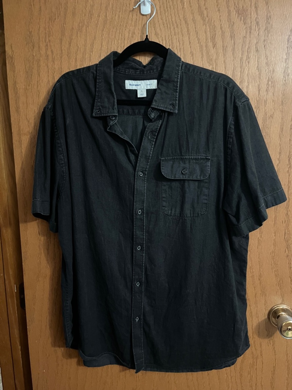 Old Navy Men's Short-Sleeve Button-Down Shirt in Black